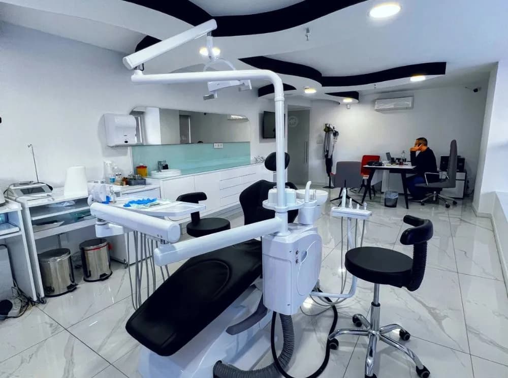 Dent Glow Clinic — photo 3 supplied by the facility